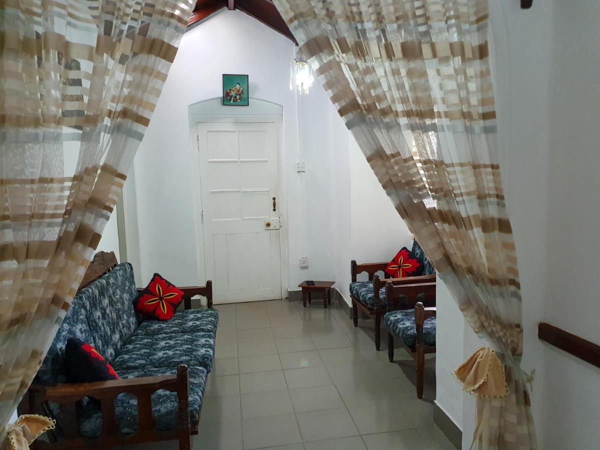 ホテル Ruchi House ヌワラ・エリヤ エクステリア 写真